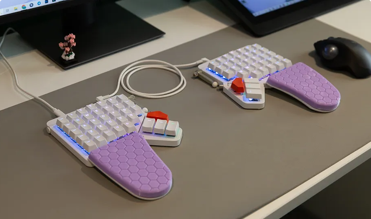 DIY Moonlander Wrist Rest Pad